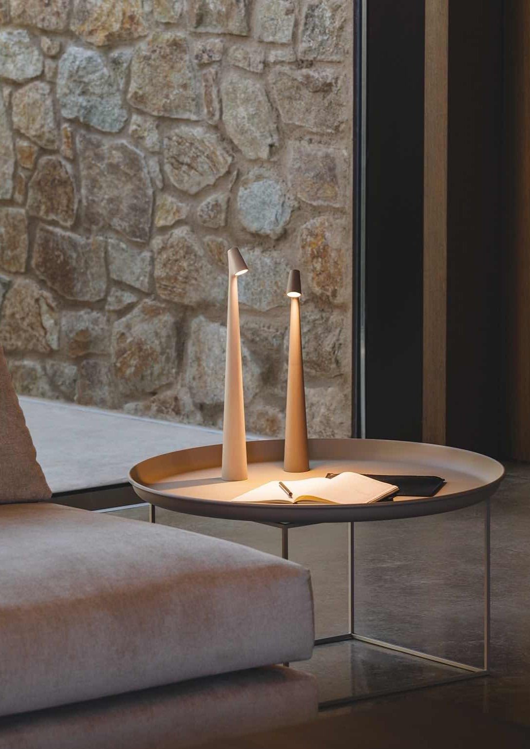 Nordic Portable Table Beside Lamp, Modern Dimmable LED Nursery Light - l'Ame du temps 